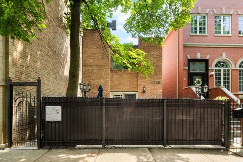 Tiny photo for 2735 N Mildred Avenue #2, Chicago, IL 60614 (MLS # 12674597)