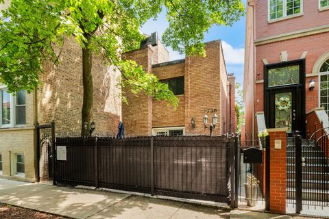 Tiny photo for 2735 N Mildred Avenue #2, Chicago, IL 60614 (MLS # 12674597)