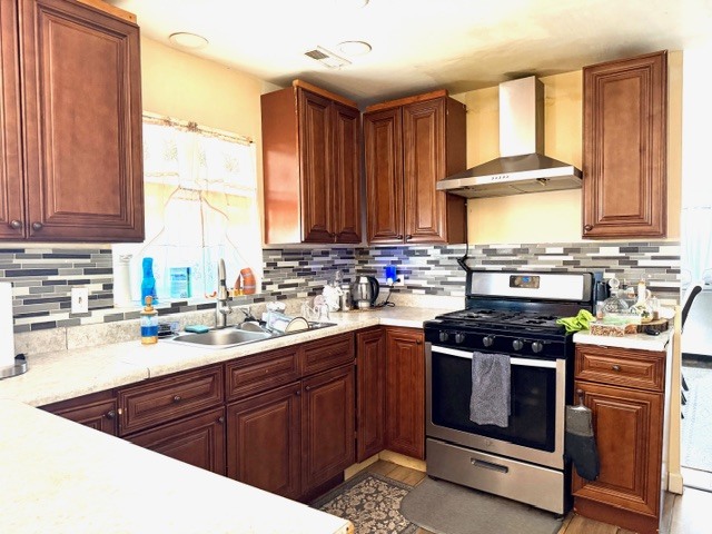 10309 Parkside Avenue