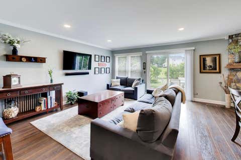 Tiny photo for 1711 Vermont Drive, Elk Grove Village, IL 60007 (MLS # 12727860)
