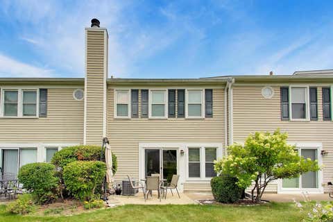 Tiny photo for 1711 Vermont Drive, Elk Grove Village, IL 60007 (MLS # 12727860)