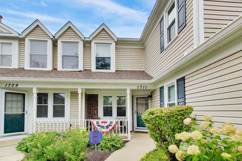 Tiny photo for 1711 Vermont Drive, Elk Grove Village, IL 60007 (MLS # 12727860)
