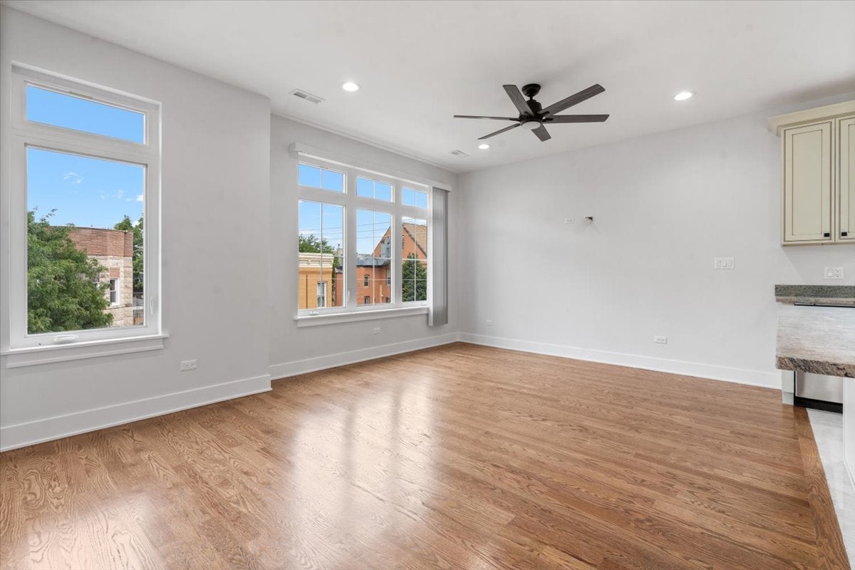 2821 W Walnut Street
