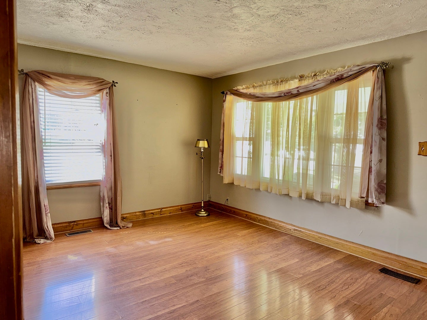 516 W 20th Street