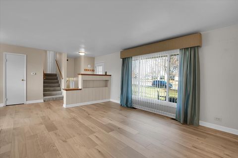 Tiny photo for 426 Thunderbird Trail, Carol Stream, IL 60188 (MLS # 12526304)