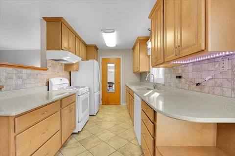 Tiny photo for 426 Thunderbird Trail, Carol Stream, IL 60188 (MLS # 12526304)