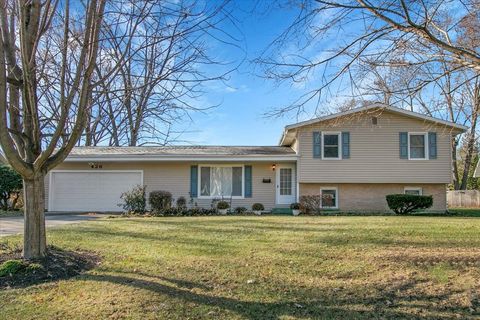 Tiny photo for 426 Thunderbird Trail, Carol Stream, IL 60188 (MLS # 12526304)