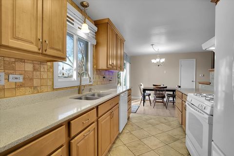 Tiny photo for 426 Thunderbird Trail, Carol Stream, IL 60188 (MLS # 12526304)