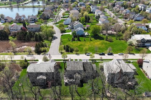 Tiny photo for 2890 TRAIL CREST Lane, Lindenhurst, IL 60046 (MLS # 12632531)
