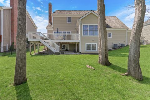 Tiny photo for 2890 TRAIL CREST Lane, Lindenhurst, IL 60046 (MLS # 12632531)
