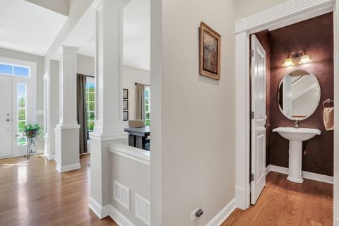 Tiny photo for 2890 TRAIL CREST Lane, Lindenhurst, IL 60046 (MLS # 12632531)