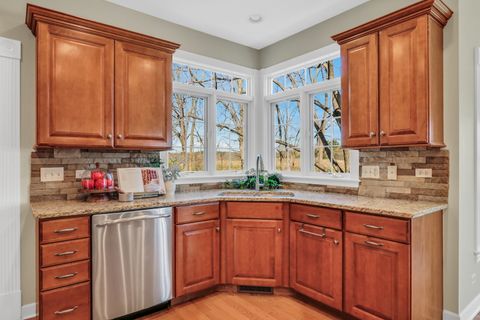 Tiny photo for 2890 TRAIL CREST Lane, Lindenhurst, IL 60046 (MLS # 12632531)