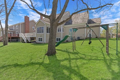 Tiny photo for 2890 TRAIL CREST Lane, Lindenhurst, IL 60046 (MLS # 12632531)