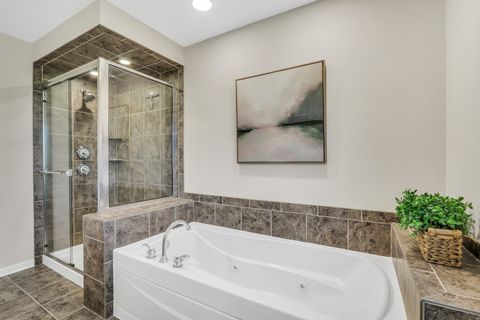 Tiny photo for 2890 TRAIL CREST Lane, Lindenhurst, IL 60046 (MLS # 12632531)