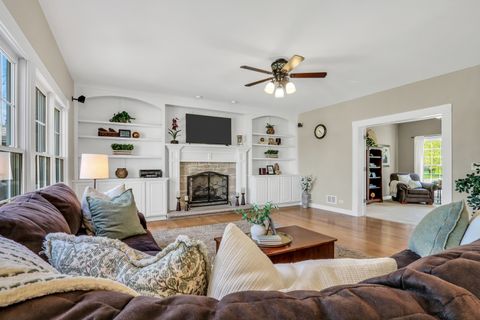 Tiny photo for 2890 TRAIL CREST Lane, Lindenhurst, IL 60046 (MLS # 12632531)