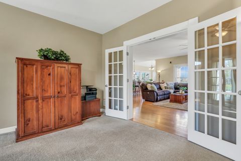 Tiny photo for 2890 TRAIL CREST Lane, Lindenhurst, IL 60046 (MLS # 12632531)