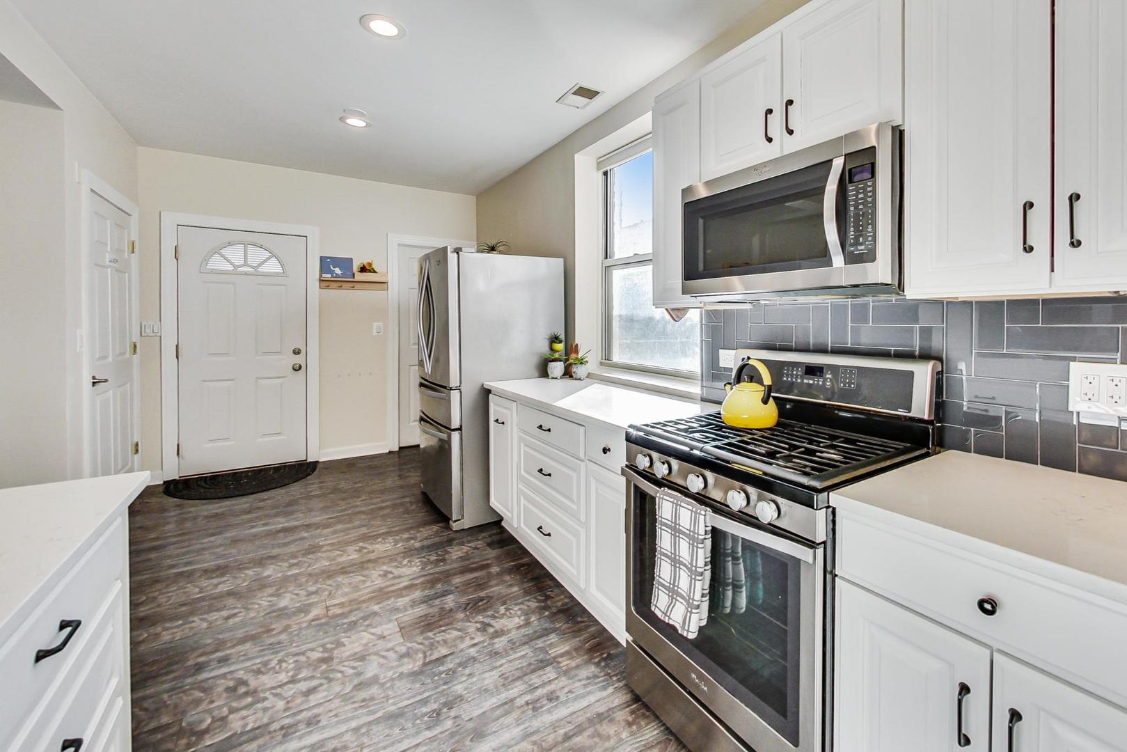 945 W Agatite Avenue 2