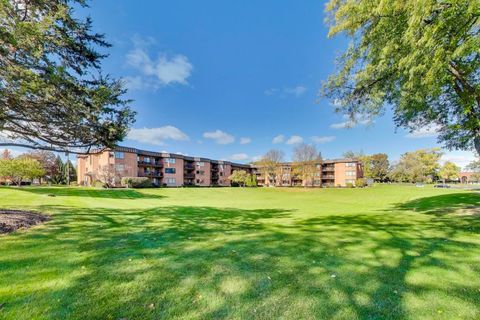 Tiny photo for 6443 Clarendon Hills Road #100d, Willowbrook, IL 60527 (MLS # 12493234)