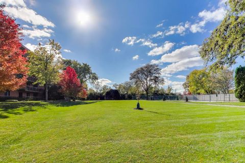 Tiny photo for 6443 Clarendon Hills Road #100d, Willowbrook, IL 60527 (MLS # 12493234)