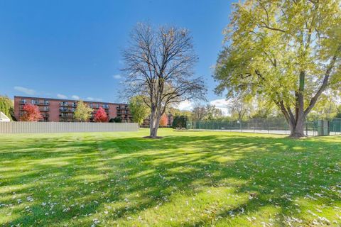 Tiny photo for 6443 Clarendon Hills Road #100d, Willowbrook, IL 60527 (MLS # 12493234)