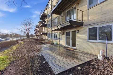 Tiny photo for 2515 E Olive Street #1C, Arlington Heights, IL 60004 (MLS # 12593127)