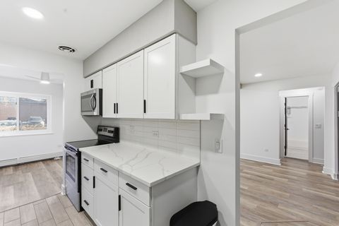 Tiny photo for 2515 E Olive Street #1C, Arlington Heights, IL 60004 (MLS # 12593127)