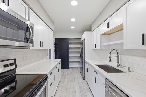 Tiny photo for 2515 E Olive Street #1C, Arlington Heights, IL 60004 (MLS # 12593127)