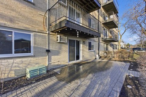Tiny photo for 2515 E Olive Street #1C, Arlington Heights, IL 60004 (MLS # 12593127)