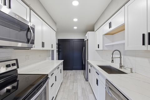 Tiny photo for 2515 E Olive Street #1C, Arlington Heights, IL 60004 (MLS # 12593127)