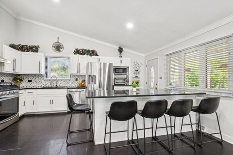 Tiny photo for 122 W HELEN Road, Palatine, IL 60067 (MLS # 12557289)