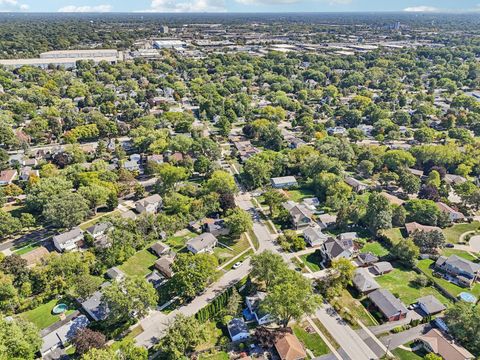 Tiny photo for 122 W HELEN Road, Palatine, IL 60067 (MLS # 12557289)