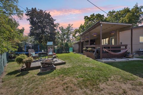 Tiny photo for 122 W HELEN Road, Palatine, IL 60067 (MLS # 12557289)