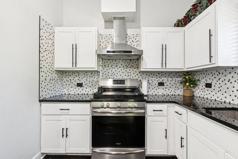 Tiny photo for 122 W HELEN Road, Palatine, IL 60067 (MLS # 12557289)