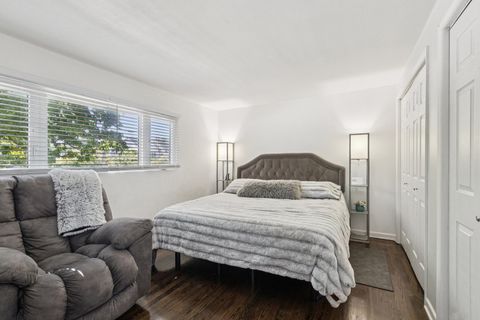 Tiny photo for 122 W HELEN Road, Palatine, IL 60067 (MLS # 12557289)