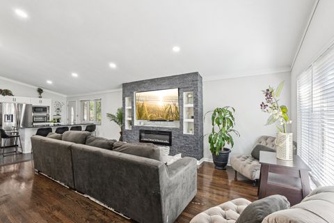 Tiny photo for 122 W HELEN Road, Palatine, IL 60067 (MLS # 12557289)