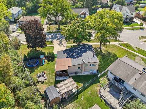 Tiny photo for 122 W HELEN Road, Palatine, IL 60067 (MLS # 12557289)