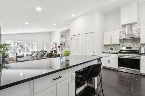 Tiny photo for 122 W HELEN Road, Palatine, IL 60067 (MLS # 12557289)