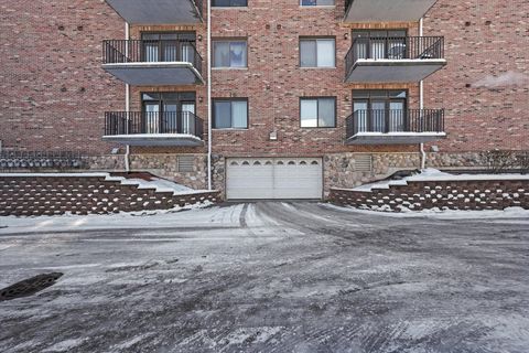 Tiny photo for 11001 Deblin Lane #203, Oak Lawn, IL 60453 (MLS # 12532755)