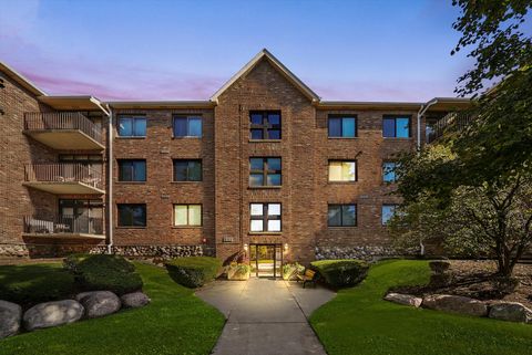 Tiny photo for 11001 Deblin Lane #203, Oak Lawn, IL 60453 (MLS # 12532755)