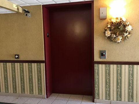 Tiny photo for 11001 Deblin Lane #203, Oak Lawn, IL 60453 (MLS # 12532755)