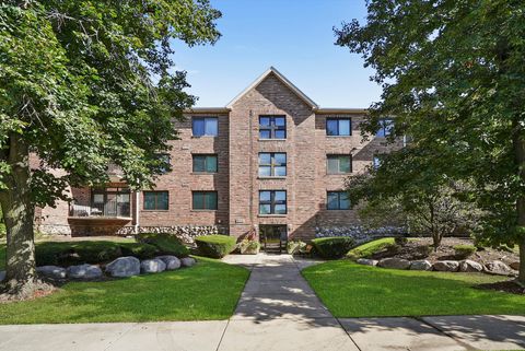 Tiny photo for 11001 Deblin Lane #203, Oak Lawn, IL 60453 (MLS # 12532755)