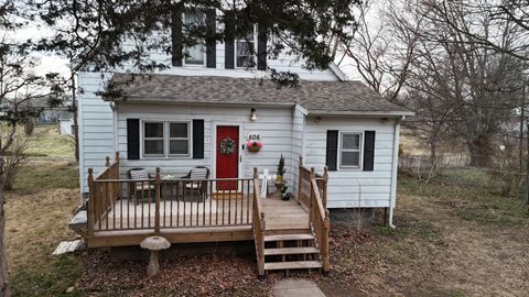 Tiny photo for 506 S 20TH Street, Murphysboro, IL 62966 (MLS # EB460292)