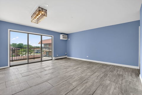 Tiny photo for 9540 Mayfield Avenue #S307, Oak Lawn, IL 60453 (MLS # 12744247)