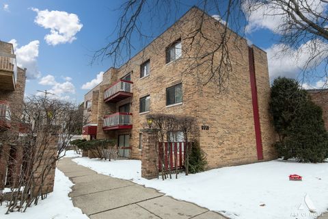 Tiny photo for 6550 N CALIFORNIA Avenue #302, Chicago, IL 60645 (MLS # 12561484)