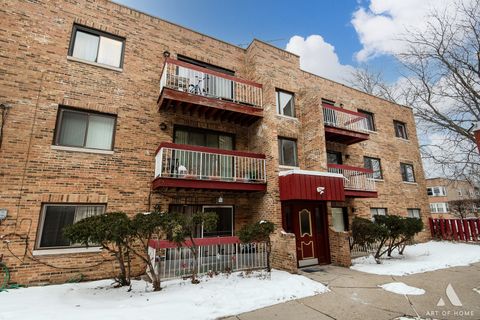 Tiny photo for 6550 N CALIFORNIA Avenue #302, Chicago, IL 60645 (MLS # 12561484)