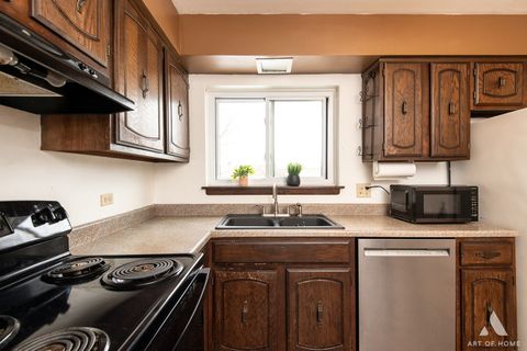 Tiny photo for 6550 N CALIFORNIA Avenue #302, Chicago, IL 60645 (MLS # 12561484)