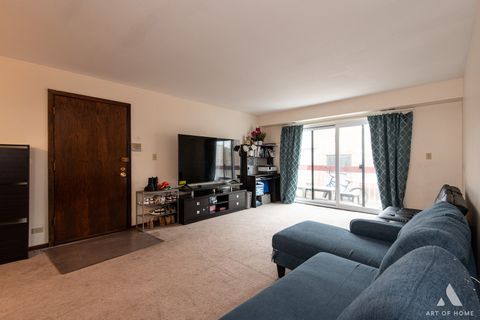 Tiny photo for 6550 N CALIFORNIA Avenue #302, Chicago, IL 60645 (MLS # 12561484)