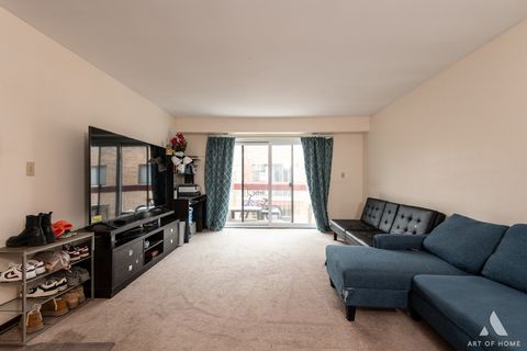 Tiny photo for 6550 N CALIFORNIA Avenue #302, Chicago, IL 60645 (MLS # 12561484)