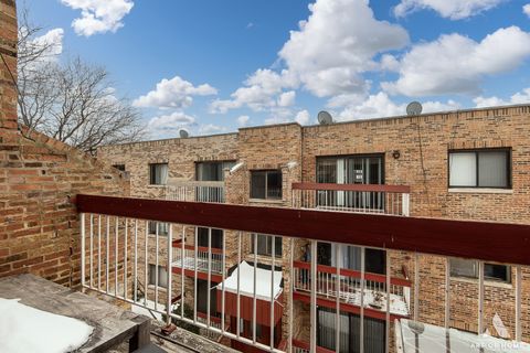 Tiny photo for 6550 N CALIFORNIA Avenue #302, Chicago, IL 60645 (MLS # 12561484)