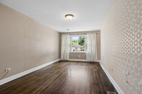 Tiny photo for 241 W Quincy Street, Westmont, IL 60559 (MLS # 12753171)